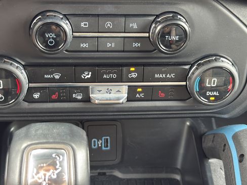 Used 2024 Ford Bronco Wildtrak AWD/4WD image 23