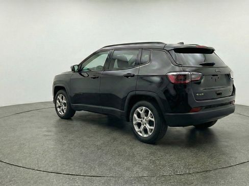 Used 2025 Jeep Compass Latitude image 6
