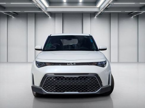Certified 2025 Kia Soul LX w/ LX Technology Package FWD image 2