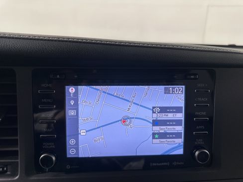 Used 2018 Toyota Sienna AWD image 17