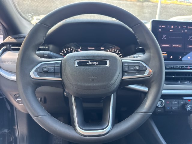 Used 2025 Jeep Compass Limited AWD/4WD image 18