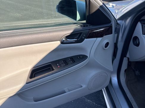 Used 2012 Chevrolet Impala LTZ image 13