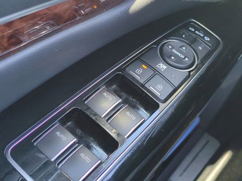 Used 2015 Kia K900 Luxury image 33