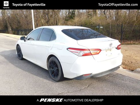 Used 2018 Toyota Camry LE image 9