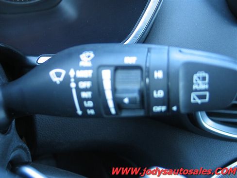 Used 2023 Hyundai Santa Fe SE AWD/4WD image 11