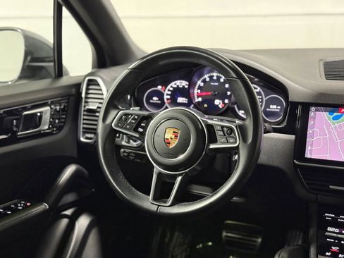 Used 2019 Porsche Cayenne S image 25