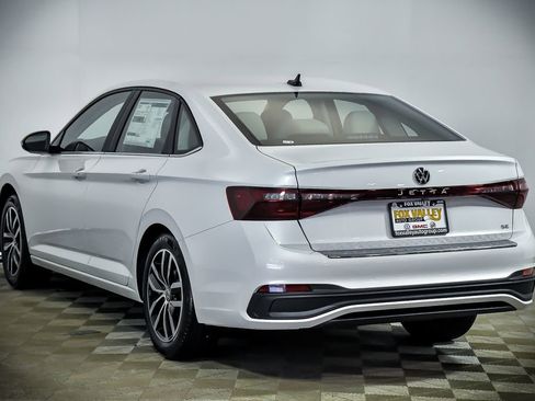 New 2026 Volkswagen Jetta SE FWD image 4