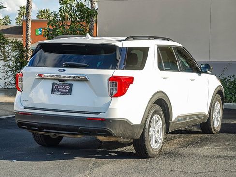Used 2023 Ford Explorer XLT image 4