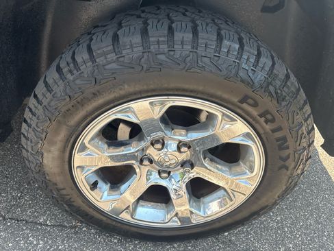 Used 2017 RAM 1500 Laramie w/ Convenience Group AWD/4WD image 7