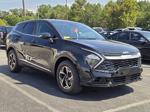 Used 2024 Kia Sportage LX FWD image 3