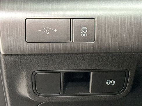 Used 2025 Hyundai Kona SEL FWD image 14