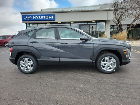 New 2026 Hyundai Kona SE image 3