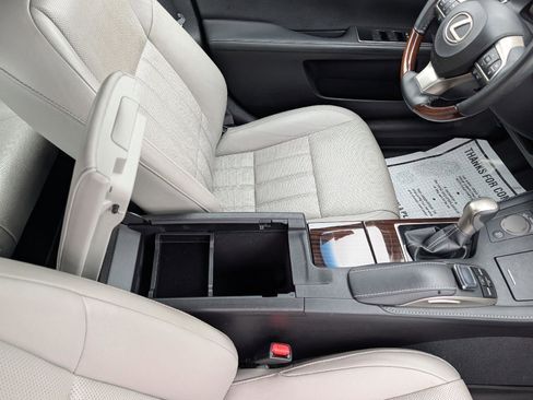 Used 2016 Lexus ES 350 w/ Luxury Package w/Wood Trim FWD image 22