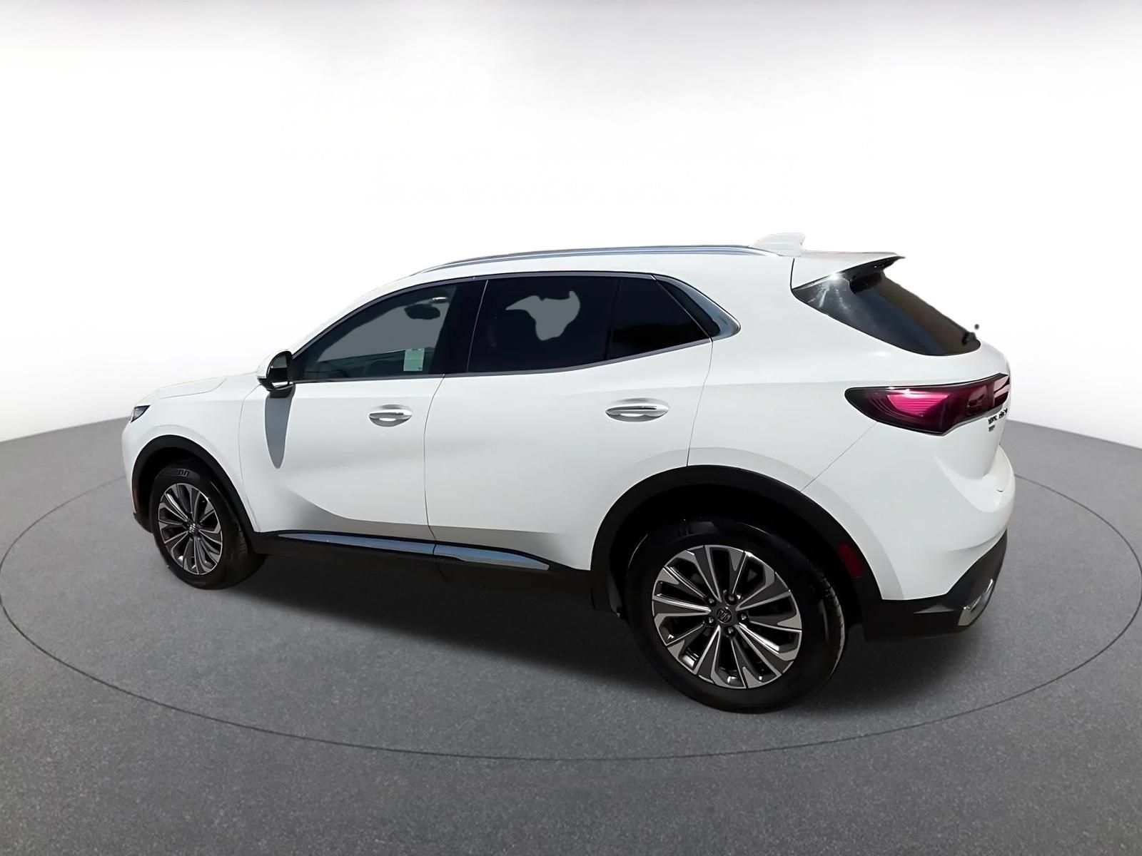 Used 2024 Buick Envision Preferred AWD/4WD image 9