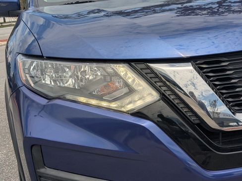 Used 2019 Nissan Rogue SV w/ Premium Package AWD/4WD image 9