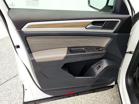 Used 2022 Volkswagen Atlas SEL AWD/4WD image 11
