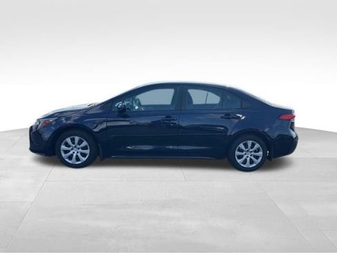 Used 2022 Toyota Corolla LE image 4