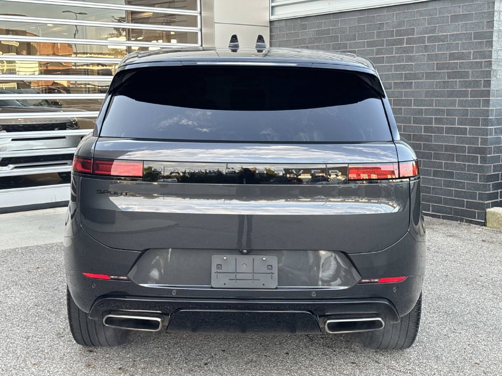 Used 2024 Land Rover Range Rover Sport Dynamic SE AWD/4WD image 5