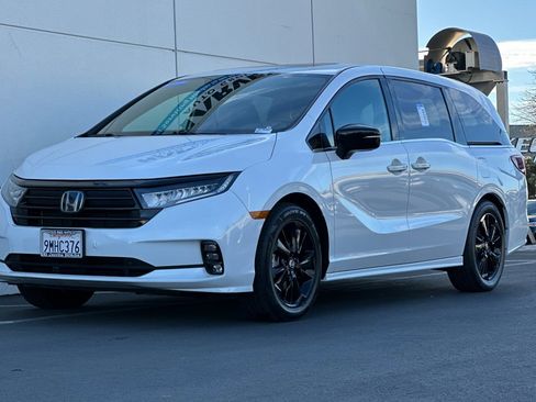 Used 2024 Honda Odyssey Sport image 7