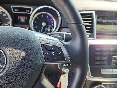 Used 2014 Mercedes-Benz GL 450 4MATIC image 23