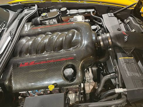 Used 2005 Chevrolet Corvette Coupe w/ Preferred Equipment Group RWD image 46