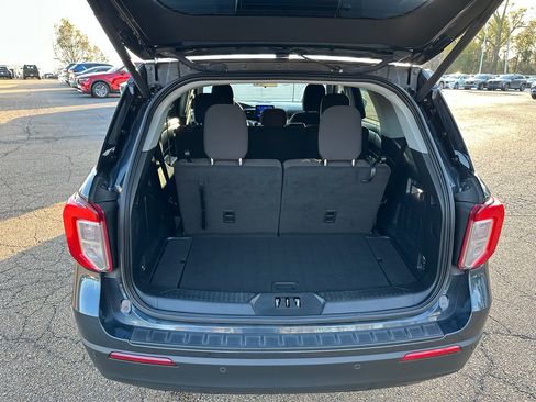 Used 2022 Ford Explorer XLT image 27