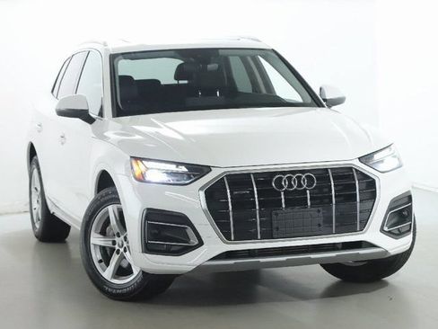 Used 2023 Audi Q5 2.0T Premium w/ Convenience Package AWD/4WD image 2