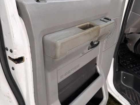 Used 2011 Ford E-350 and Econoline 350 XL w/ PWR Windows & Locks Group image 17