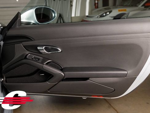 Used 2018 Porsche 718 Cayman S RWD image 22