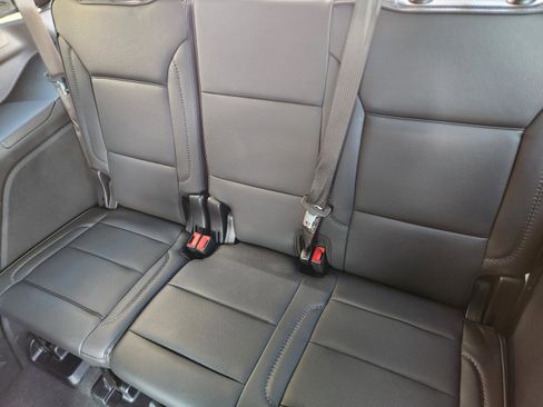 Used 2026 GMC Yukon Denali w/ Sun & Power Step Package AWD/4WD image 27