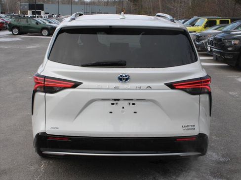 Certified 2023 Toyota Sienna Limited image 6