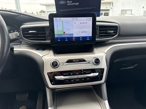 Certified 2022 Ford Explorer XLT w/ Equipment Group 202A AWD/4WD image 24