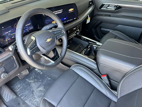 New 2025 Chevrolet Suburban Premier image 10