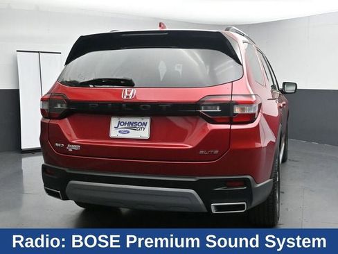 Used 2024 Honda Pilot Elite image 11