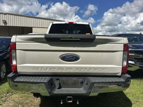 Used 2017 Ford F250 Lariat w/ Lariat Ultimate Package AWD/4WD image 12
