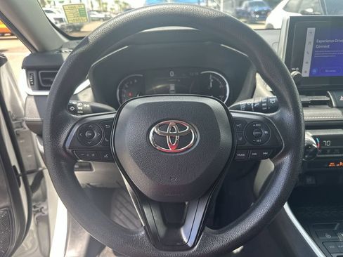 Used 2024 Toyota RAV4 XLE FWD image 23