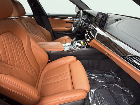 Used 2022 BMW 530i w/ Premium Package RWD image 21