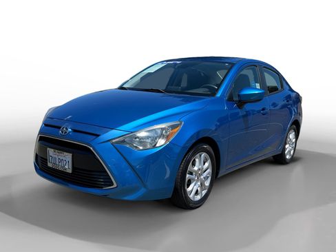 Used 2016 Scion iA FWD image 1