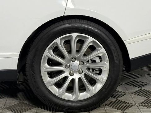 Used 2018 Land Rover Range Rover HSE AWD/4WD image 14