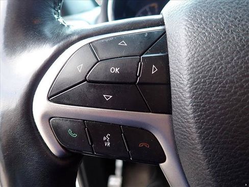 Used 2019 Jeep Grand Cherokee Altitude AWD/4WD image 13