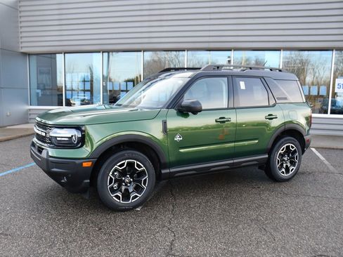 Used 2025 Ford Bronco Sport Outer Banks AWD/4WD image 2