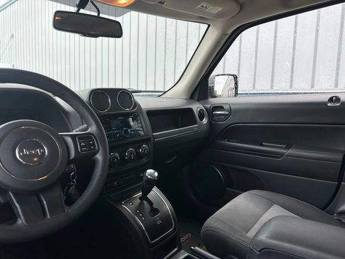 Used 2016 Jeep Patriot Sport w/ Power Value Group AWD/4WD image 9