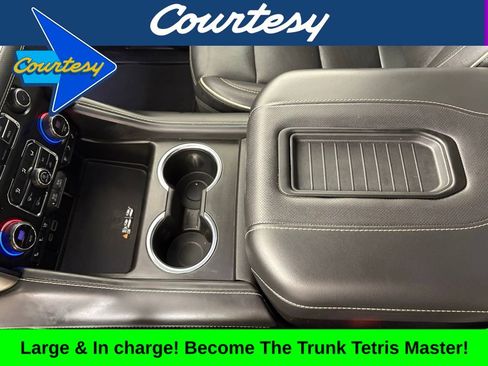 Used 2023 Chevrolet Suburban Premier image 33