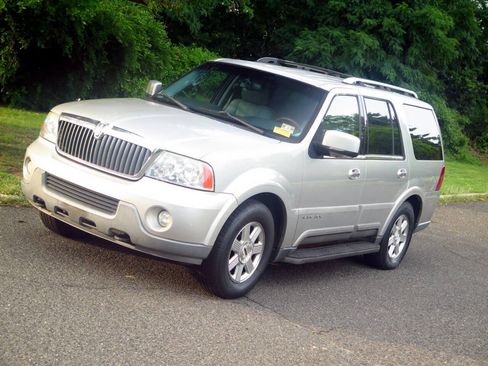 Used 2004 Lincoln Navigator Luxury AWD/4WD image 16