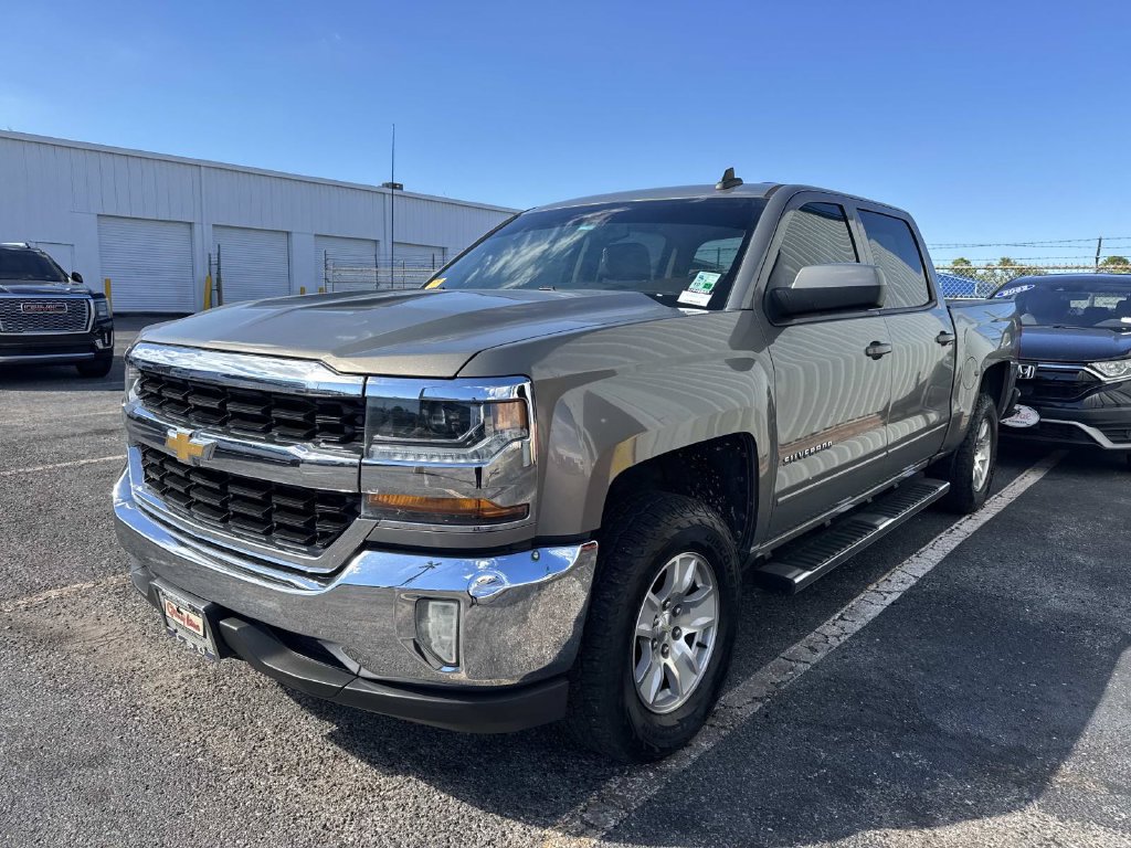 Used 2017 Chevrolet Silverado 1500 LT w/ All Star Edition RWD image 3