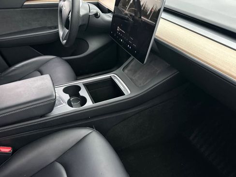 Used 2023 Tesla Model Y Performance AWD/4WD image 18