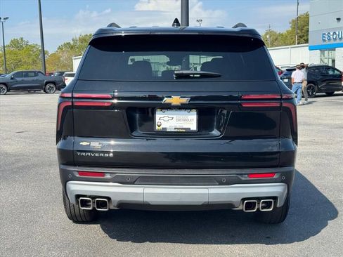 Used 2026 Chevrolet Traverse LT w/ LPO, Floor Liner Package FWD image 4