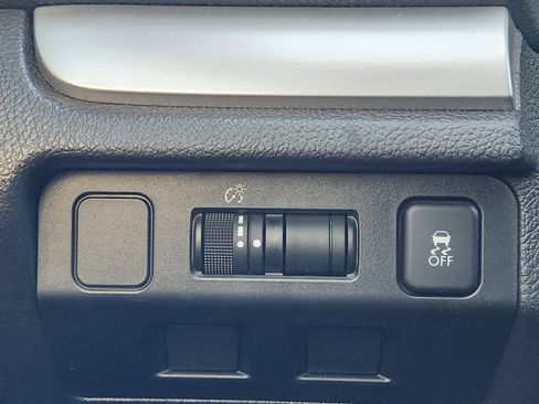 Used 2017 Subaru Crosstrek 2.0i Premium image 22