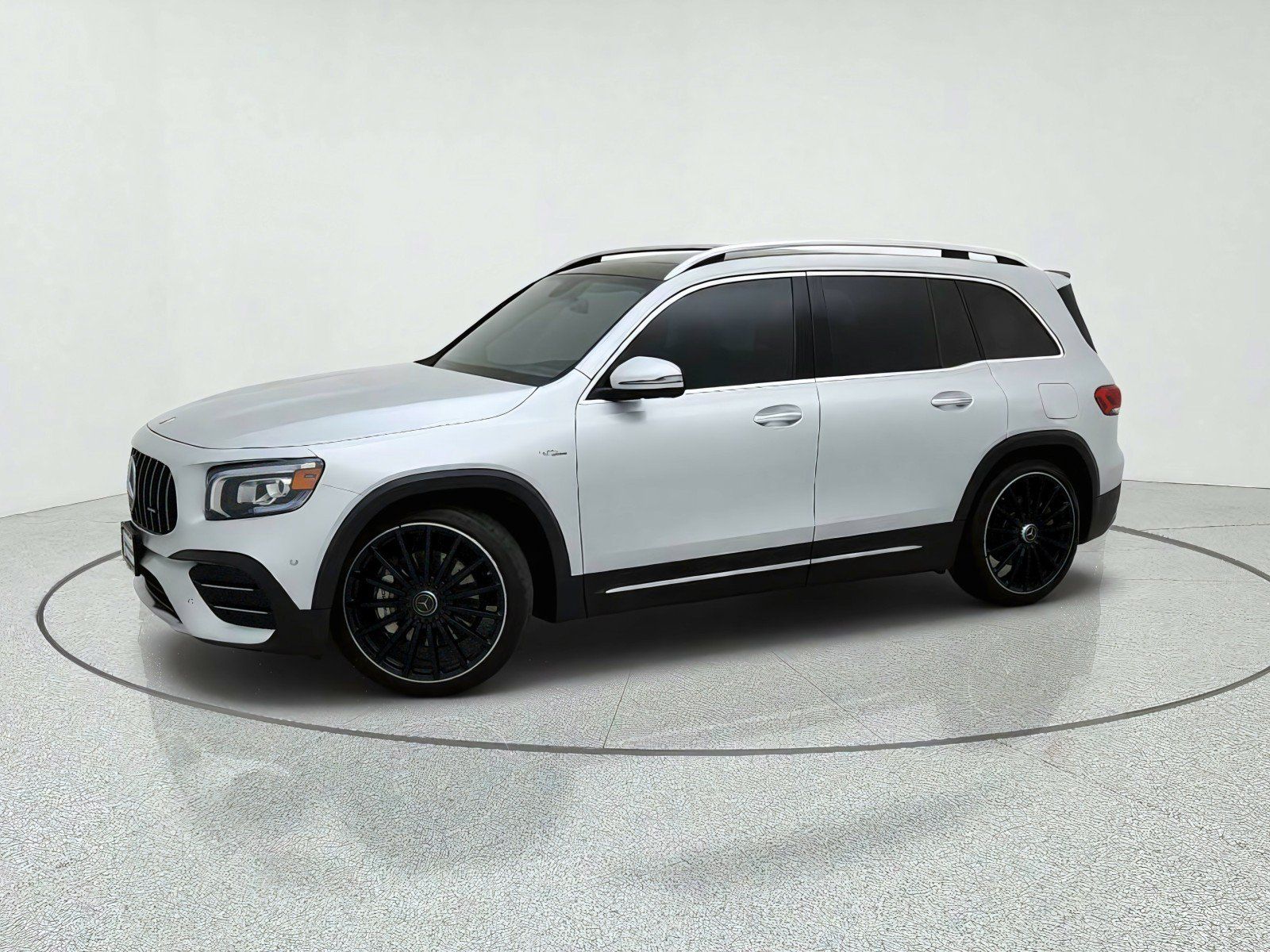 Used 2023 Mercedes-Benz GLB 35 AMG 4MATIC image 15