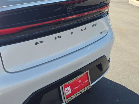 Certified 2026 Toyota Prius XLE FWD image 15